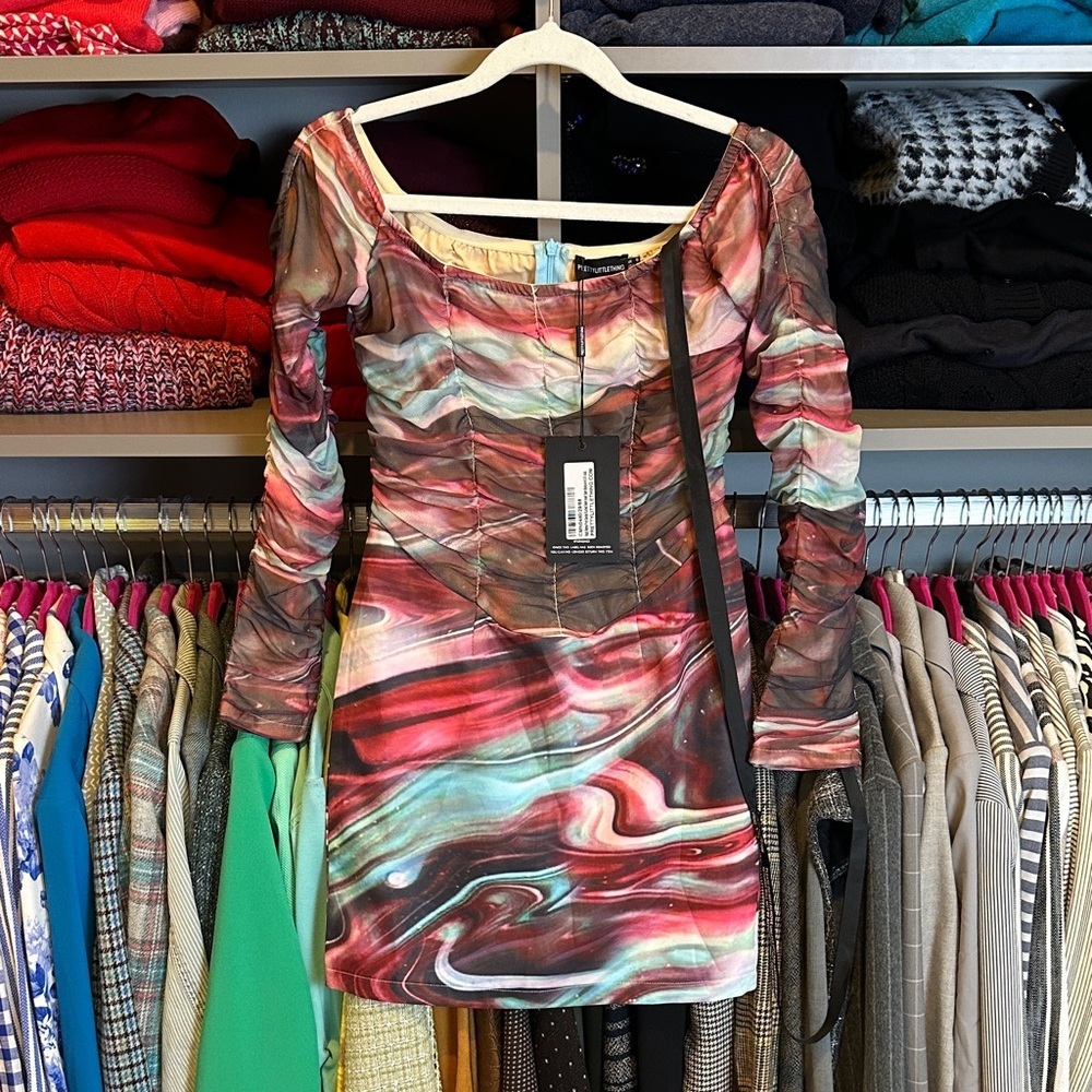 PrettyLittleThing red/blue swirl print long sleeve ruched mini dress size 2 NWT